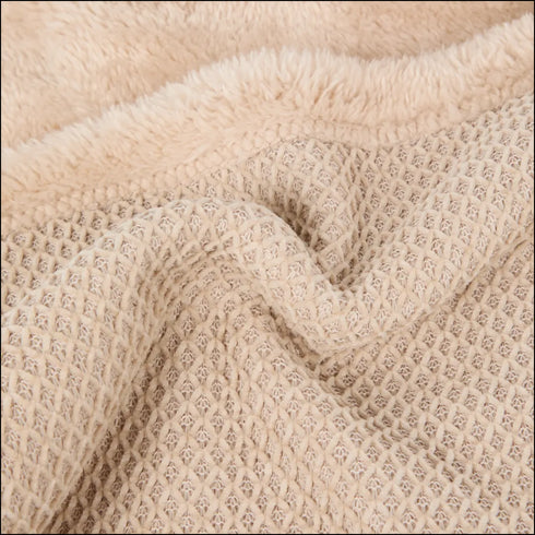 Pătură Pufoasă Chenille - Confort și Eleganță în Stil Românesc