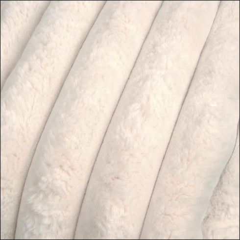 Pătură Luxoasă din Blană Artificială - Confort și Eleganță în Locuința Ta